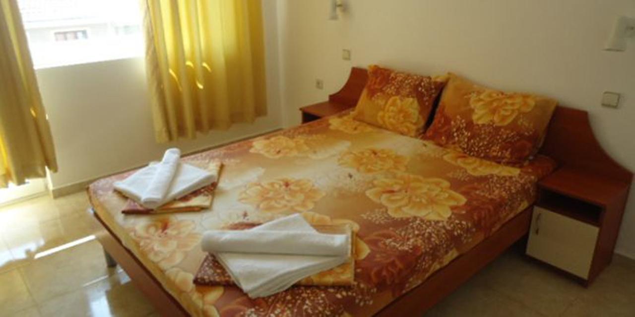 Хотел "Тихия Кът" Sozopol Exteriör bild