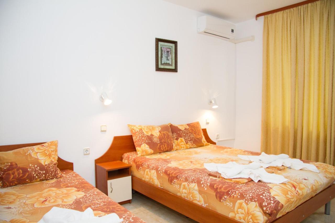 Хотел "Тихия Кът" Sozopol Exteriör bild